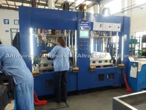 Ultraskaņas kniedēšanas metināšana, kas paredzēta automātiskai iekšēja apdarei